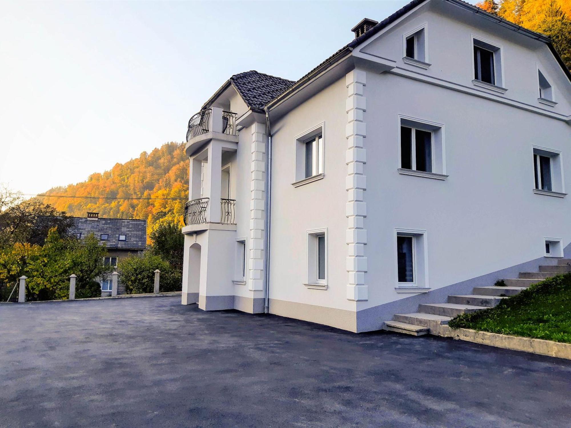 Villa Hillside Apartment Jesenice Exteriör bild