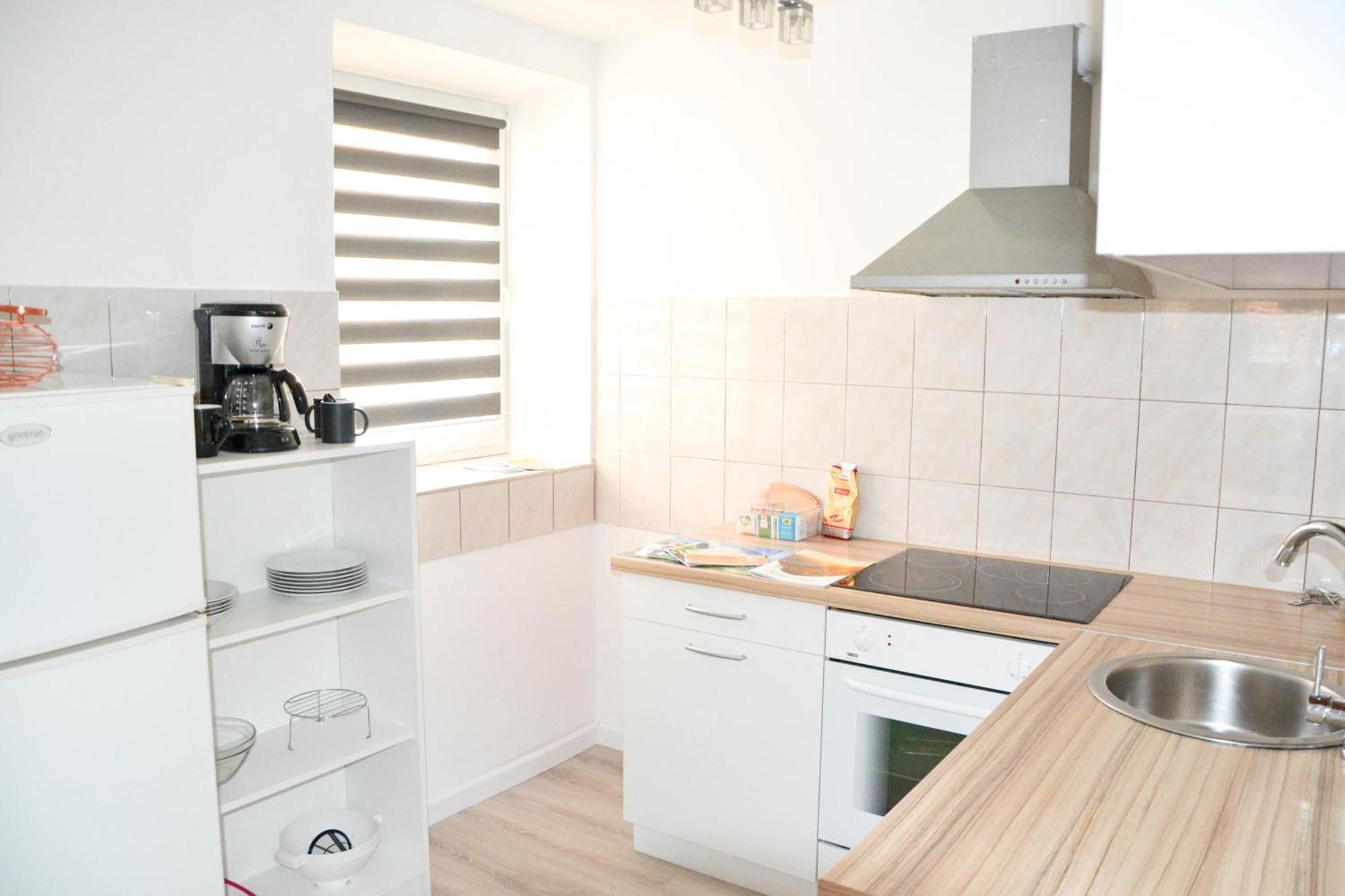 Villa Hillside Apartment Jesenice Exteriör bild