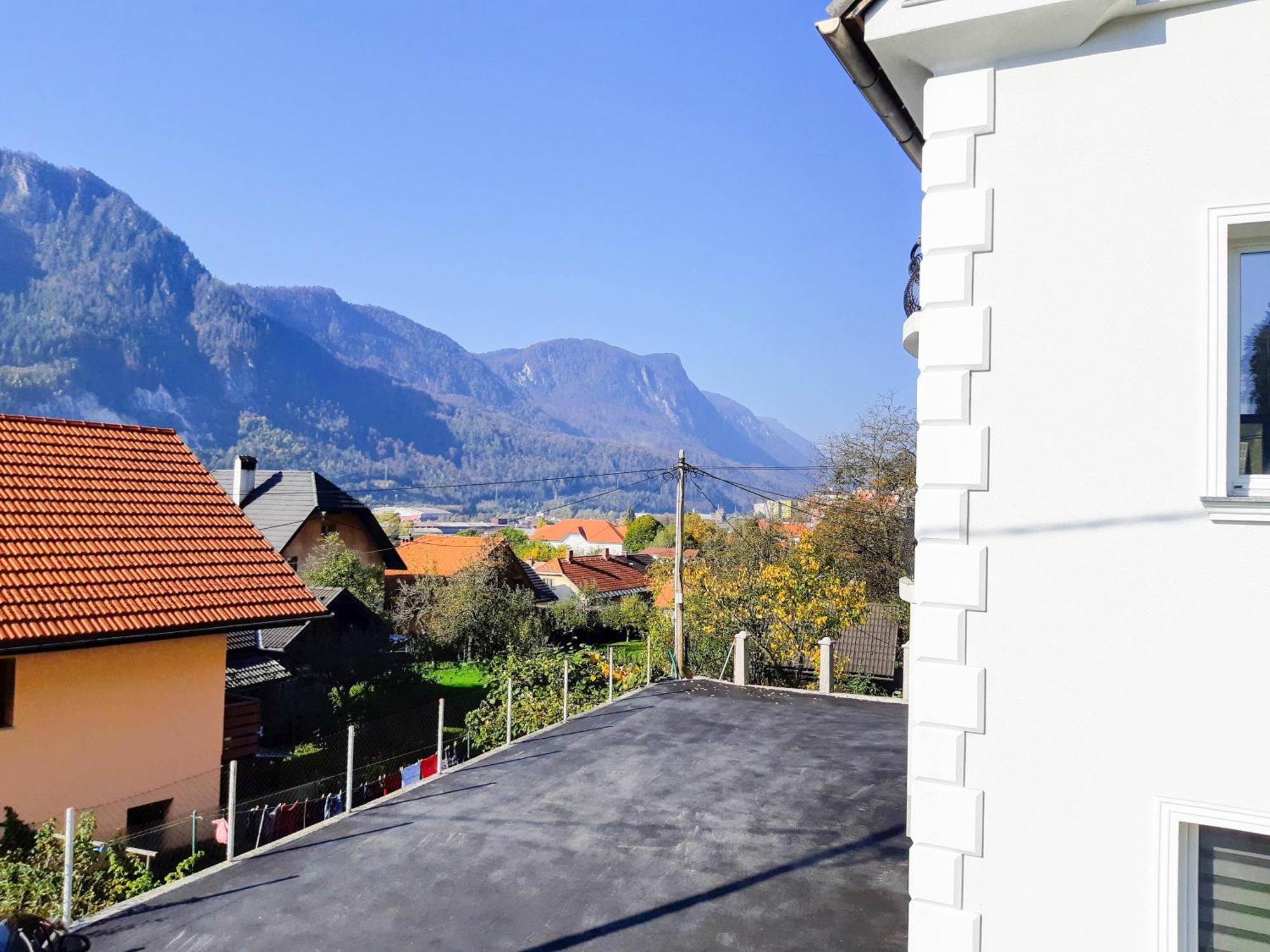 Villa Hillside Apartment Jesenice Exteriör bild