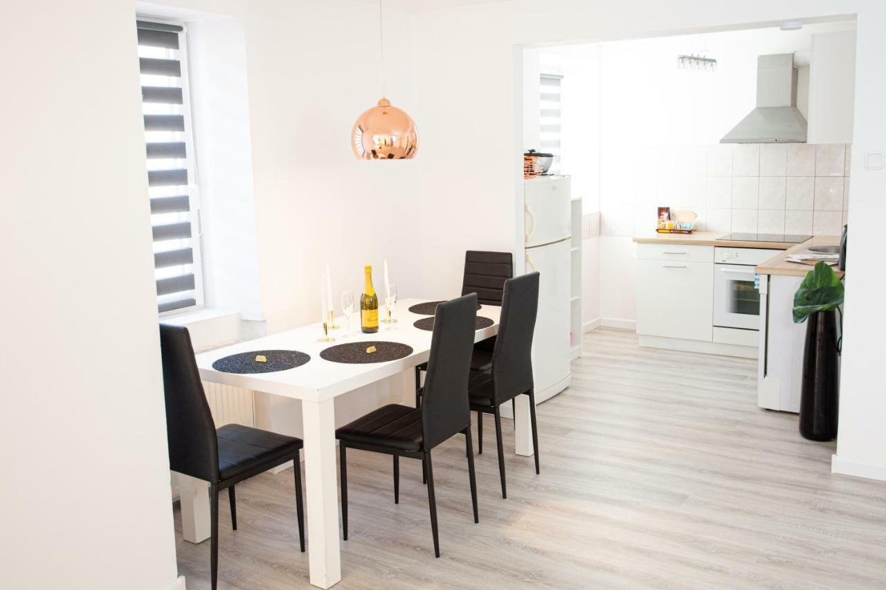 Villa Hillside Apartment Jesenice Exteriör bild