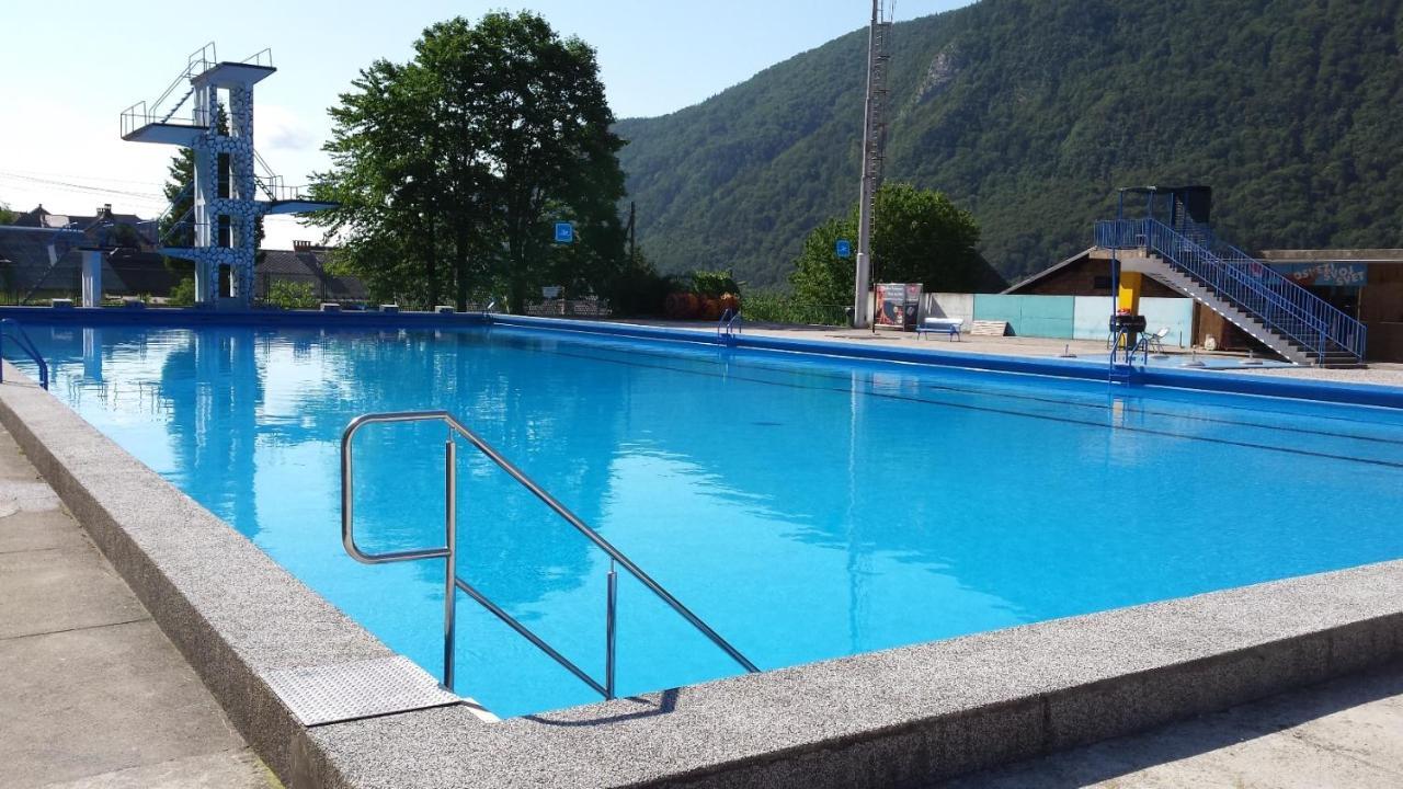 Villa Hillside Apartment Jesenice Exteriör bild